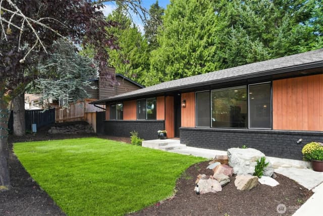 Property photo for 4221 108th Street Se, Everett photo 2