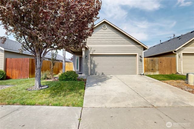 Property photo for 1212 Sw Carver Street, College Place