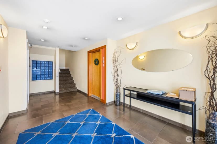 Property photo for 626 4th Avenue W #504, Seattle photo 3