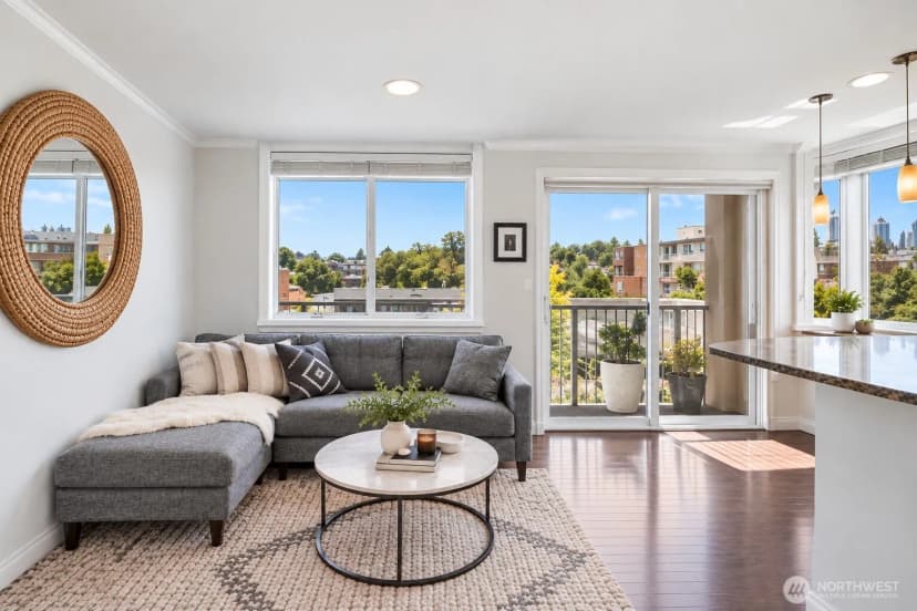 Property photo for 626 4th Avenue W #504, Seattle photo 9