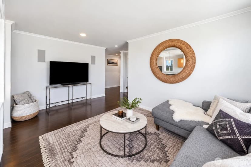 Property photo for 626 4th Avenue W #504, Seattle photo 8