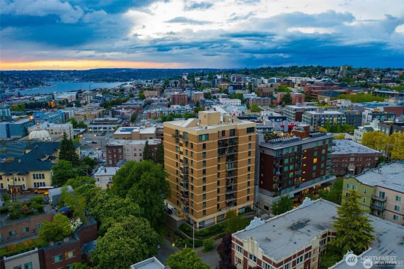 Property photo for 1300 University Street #2a, Seattle photo 28
