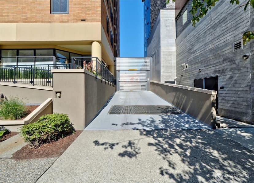 Property photo for 1300 University Street #2a, Seattle photo 24