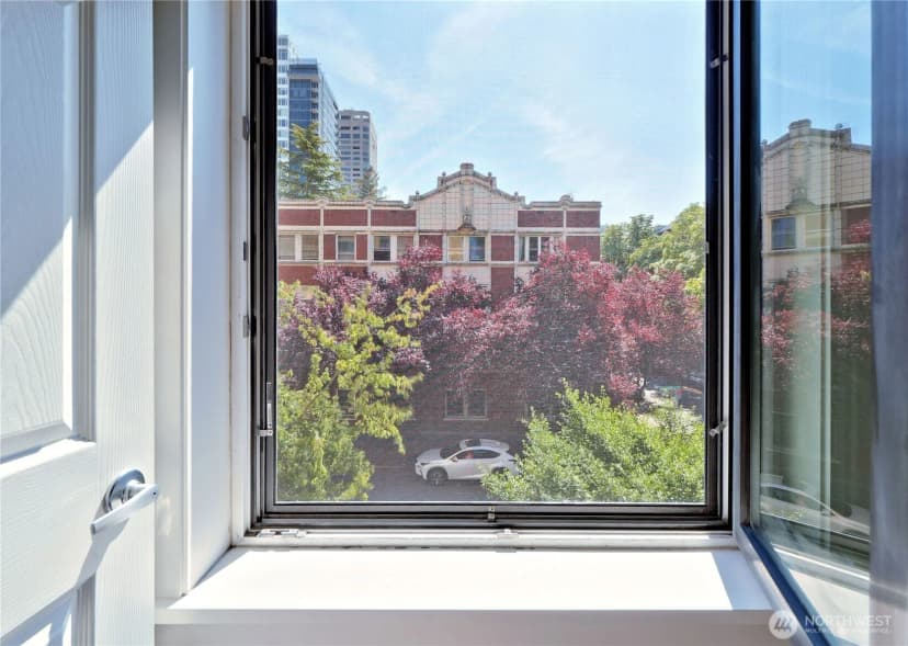Property photo for 1300 University Street #2a, Seattle photo 18
