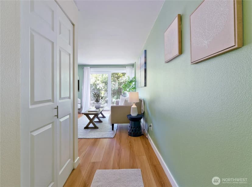 Property photo for 1300 University Street #2a, Seattle photo 4