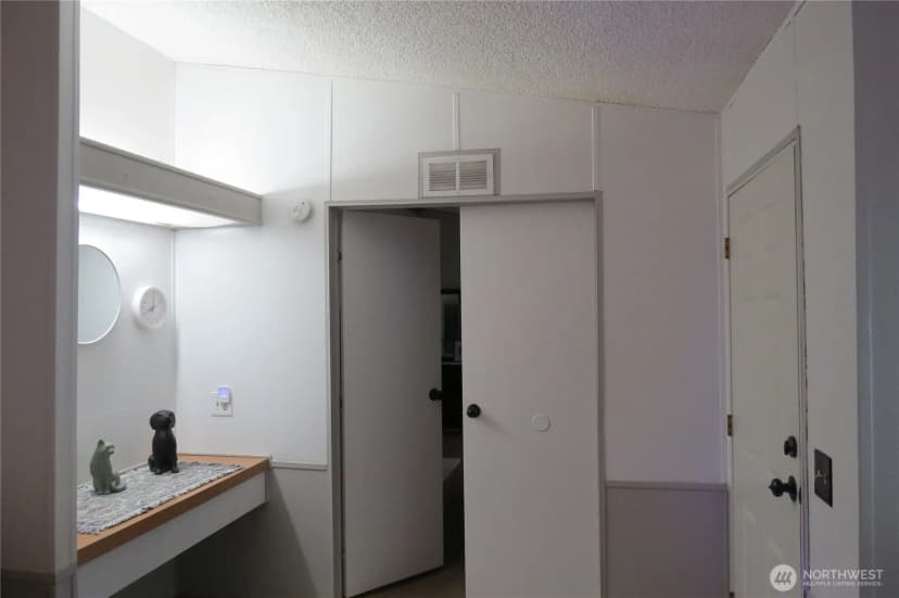Property photo for 1019 Stanford Drive #20, Cosmopolis photo 8