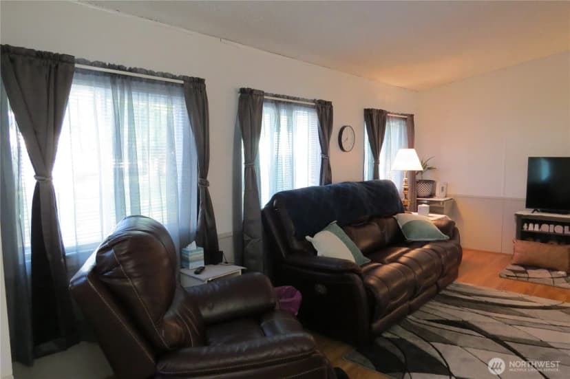 Property photo for 1019 Stanford Drive #20, Cosmopolis photo 10