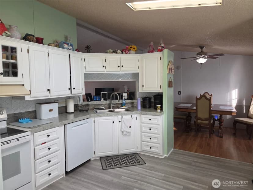 Property photo for 1019 Stanford Drive #20, Cosmopolis photo 18