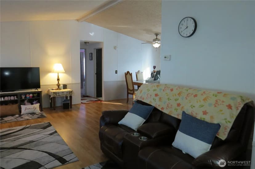 Property photo for 1019 Stanford Drive #20, Cosmopolis photo 9