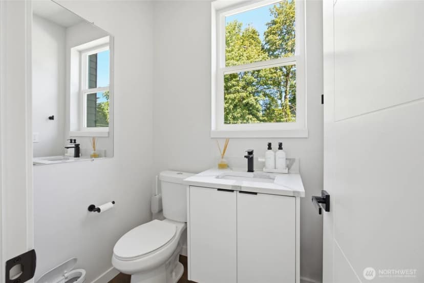 Property photo for 7511 Dumar Way Sw, Seattle photo 15