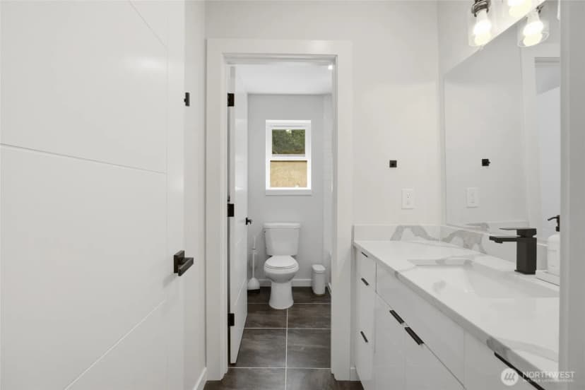 Property photo for 7511 Dumar Way Sw, Seattle photo 29