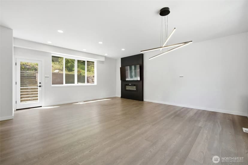 Property photo for 7511 Dumar Way Sw, Seattle photo 11