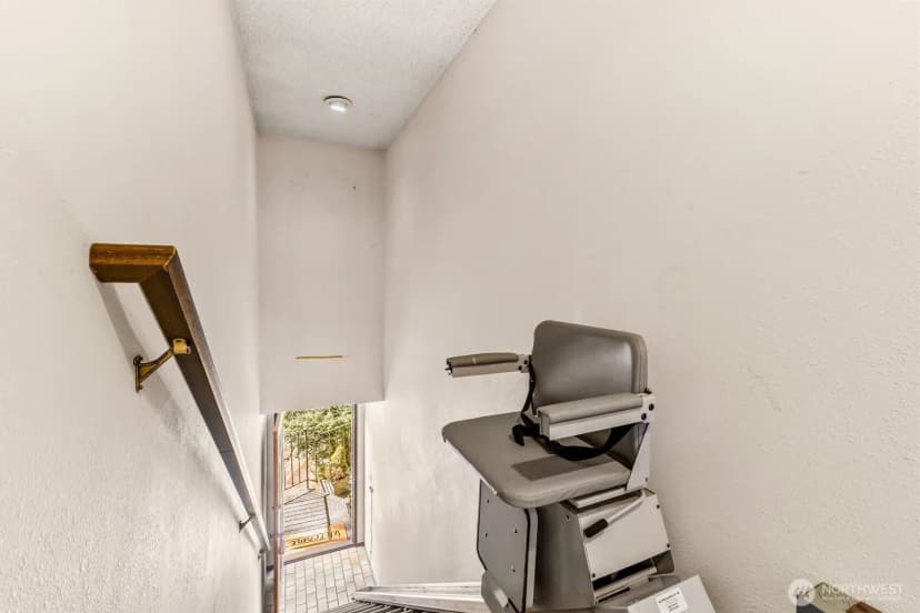 Property photo for 2418 Euclid Avenue #6, Everett photo 7