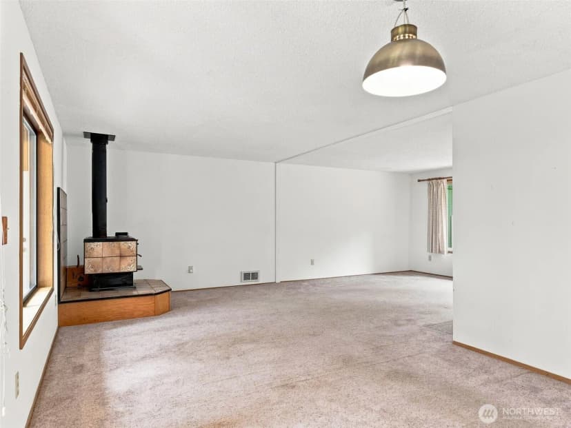 Property photo for 13706 Teal Lane, Long Beach photo 8