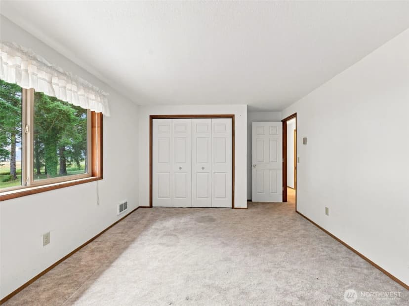 Property photo for 13706 Teal Lane, Long Beach photo 26