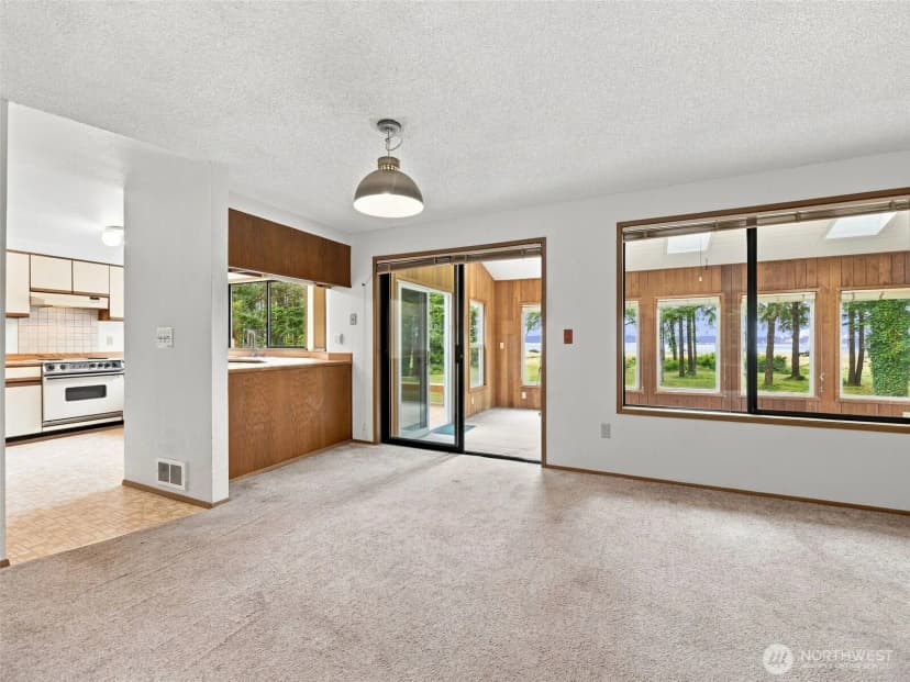 Property photo for 13706 Teal Lane, Long Beach photo 11