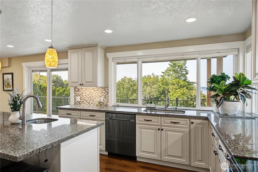 Property photo for 10010 76th Street Sw, Lakewood photo 19