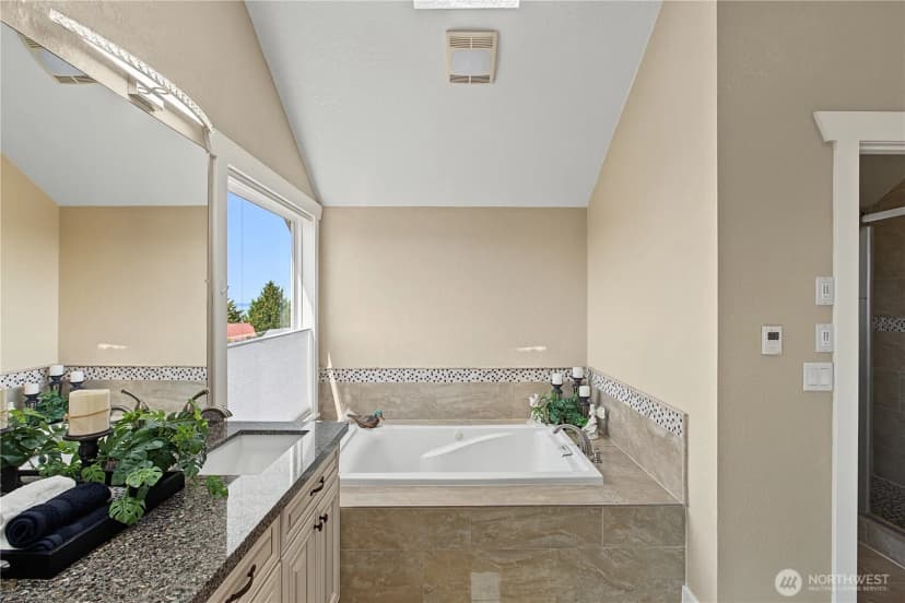 Property photo for 10010 76th Street Sw, Lakewood photo 8