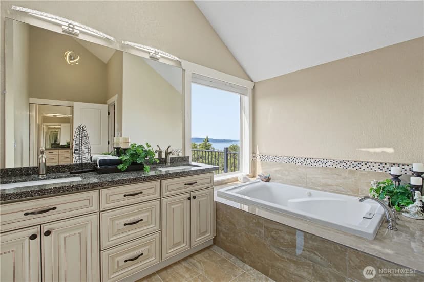 Property photo for 10010 76th Street Sw, Lakewood photo 9