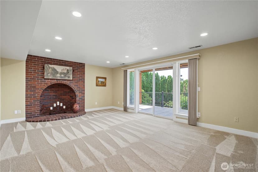 Property photo for 10010 76th Street Sw, Lakewood photo 22