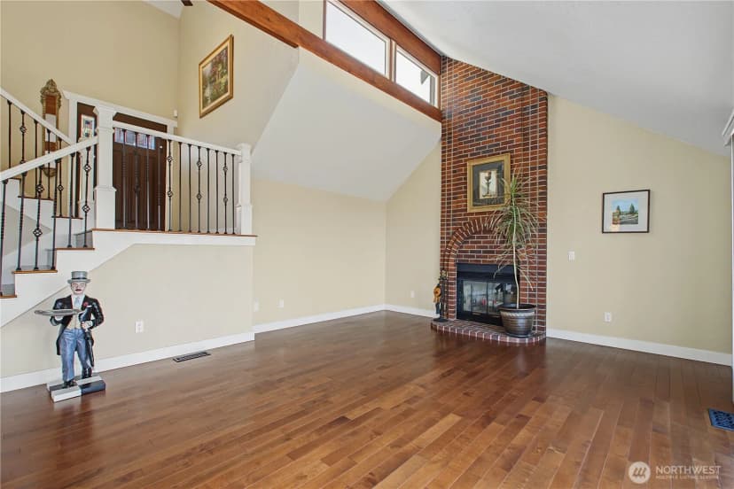 Property photo for 10010 76th Street Sw, Lakewood photo 12