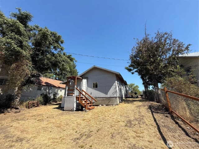 Property photo for 426 Hanford Street, Omak photo 2
