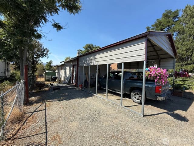 Property photo for 426 Hanford Street, Omak