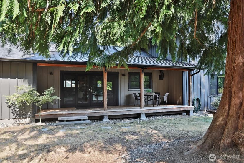 Property photo for 1052 Woodside Lane, Langley photo 30