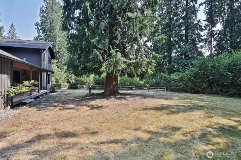 Property photo for 1052 Woodside Lane, Langley photo 31