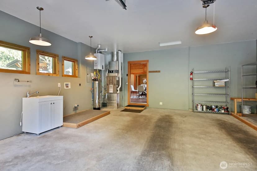 Property photo for 1052 Woodside Lane, Langley photo 32