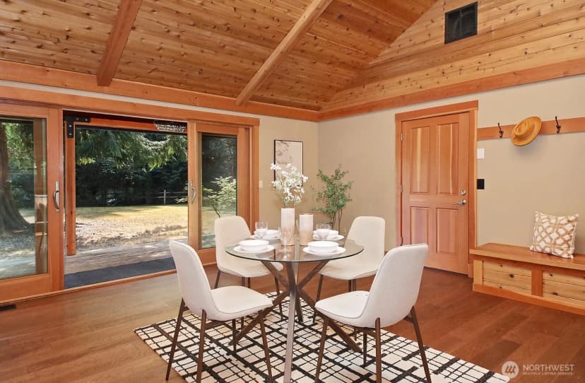 Property photo for 1052 Woodside Lane, Langley photo 9