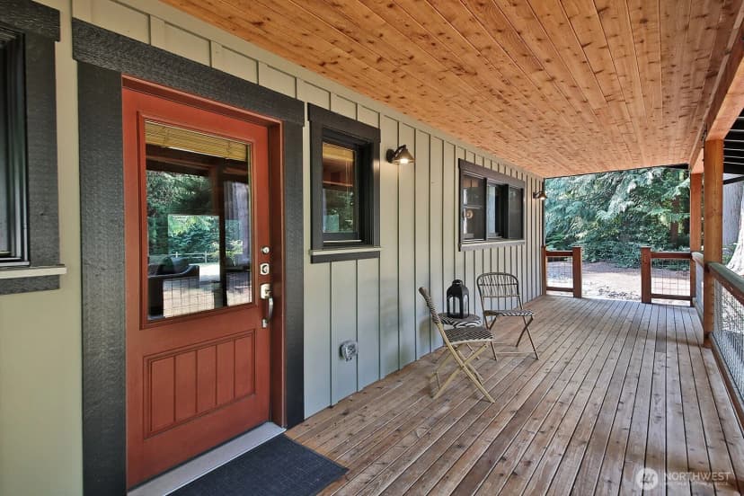Property photo for 1052 Woodside Lane, Langley photo 3