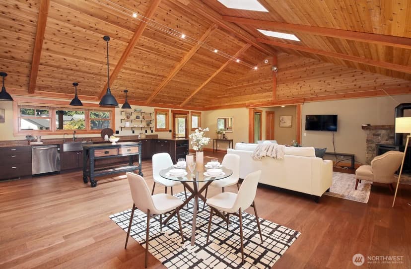 Property photo for 1052 Woodside Lane, Langley photo 8