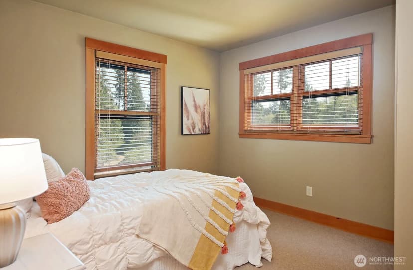 Property photo for 1052 Woodside Lane, Langley photo 21