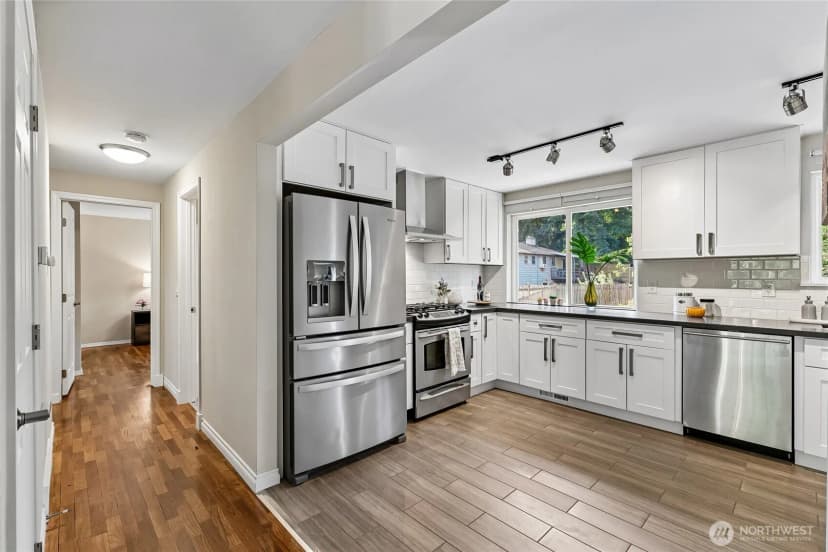 Property photo for 1853 N 200th Street, Shoreline photo 10