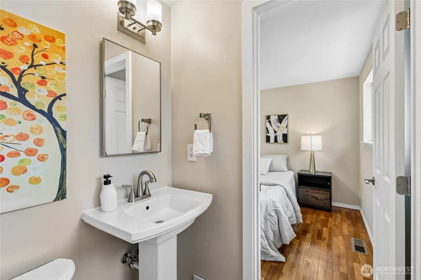Property photo for 1853 N 200th Street, Shoreline photo 16
