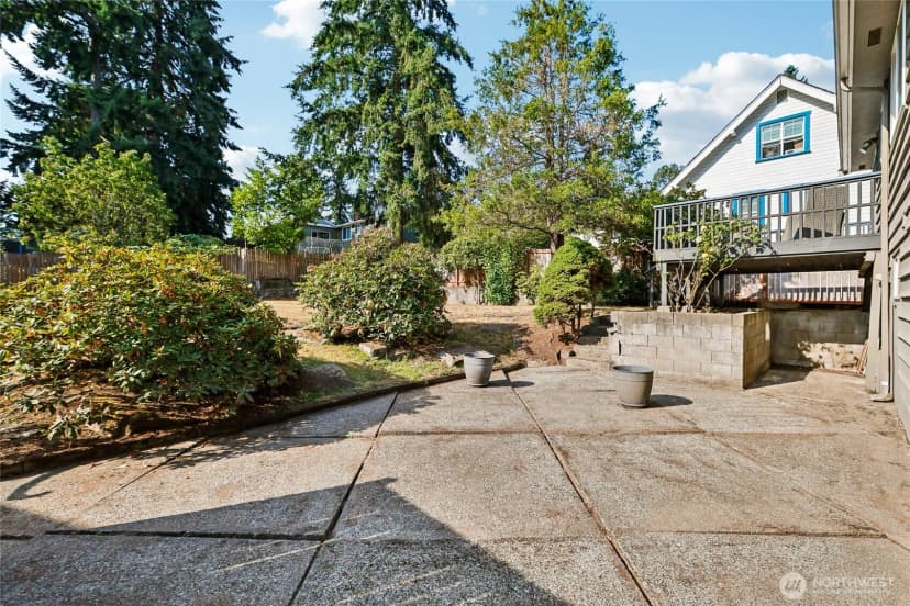 Property photo for 1853 N 200th Street, Shoreline photo 32