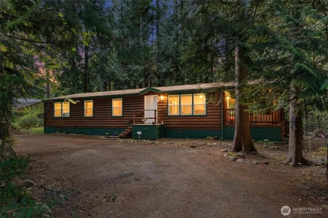 Property photo for 42096 Cedar Street, Concrete
