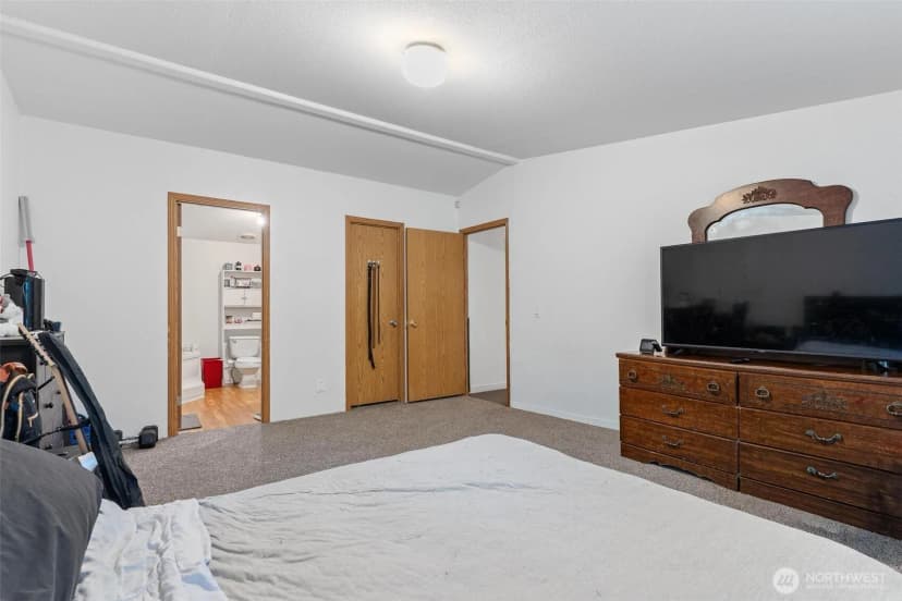 Property photo for 42096 Cedar Street, Concrete photo 10