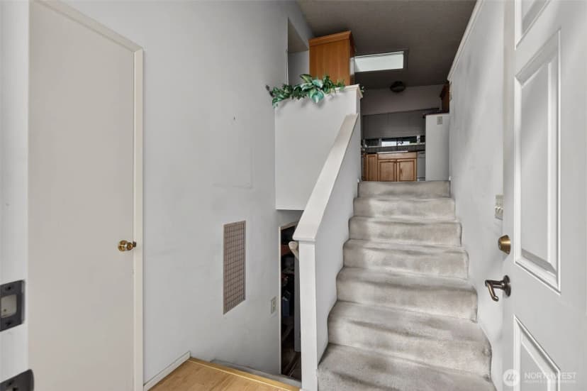 Property photo for 609 168th Avenue Ne, Bellevue photo 21