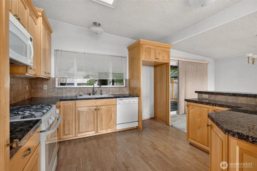 Property photo for 609 168th Avenue Ne, Bellevue photo 10