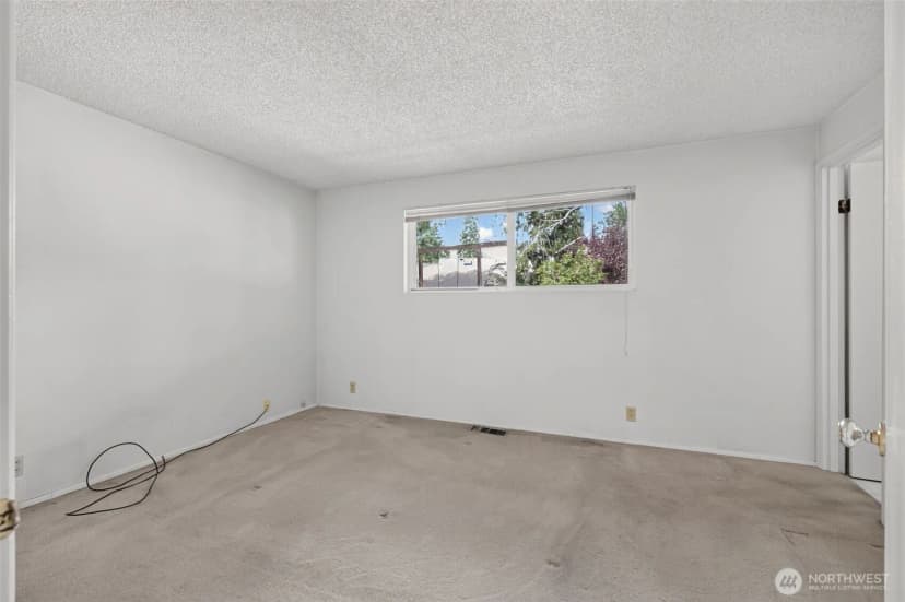 Property photo for 609 168th Avenue Ne, Bellevue photo 15