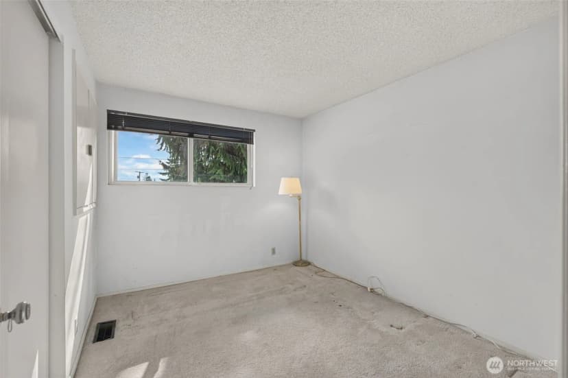 Property photo for 609 168th Avenue Ne, Bellevue photo 19
