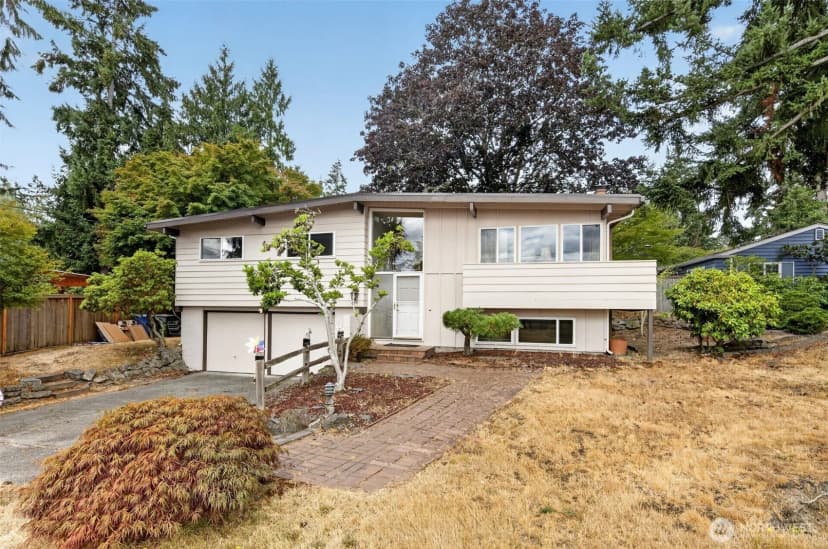 Property photo for 609 168th Avenue Ne, Bellevue