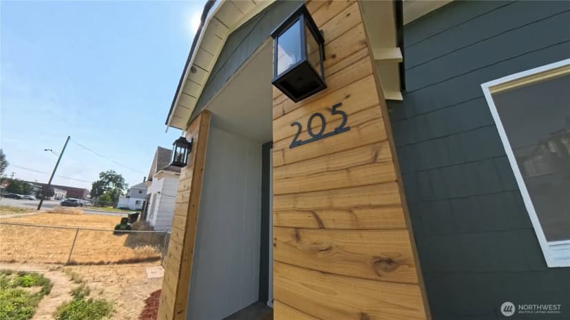 Property photo for 205 E Broadway Street, Ritzville photo 4