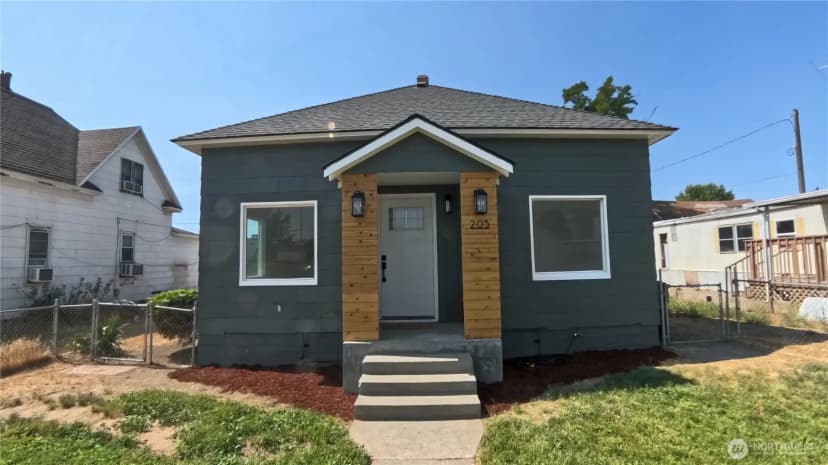 Property photo for 205 E Broadway Street, Ritzville photo 3