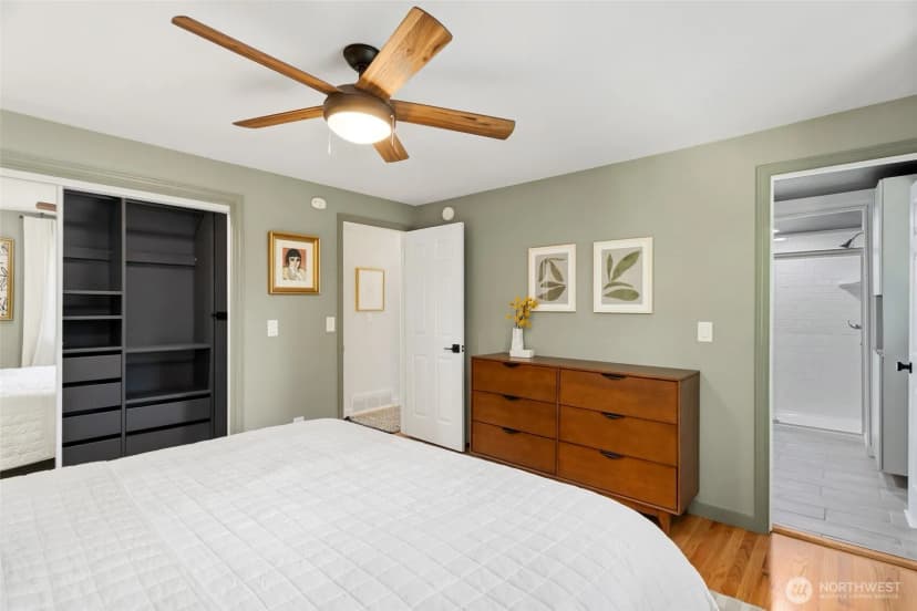 Property photo for 20417 55th Place Ne, Lake Forest Park photo 13