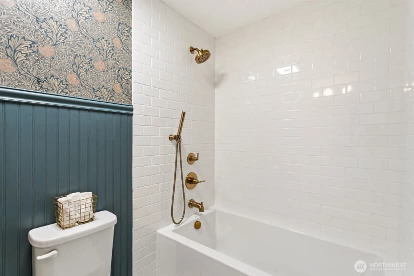 Property photo for 20417 55th Place Ne, Lake Forest Park photo 19