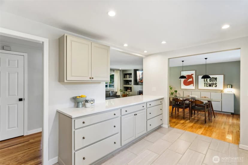 Property photo for 20417 55th Place Ne, Lake Forest Park photo 11