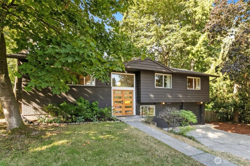 Property photo for 20417 55th Place Ne, Lake Forest Park photo 2